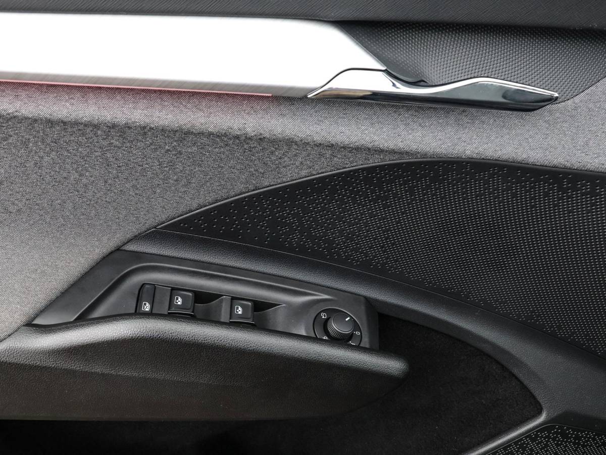 Škoda Enyaq iV Skoda Enyaq 50  150pk · SOH 94,4% · Apple/Android Car Play · Camera · Navigatie · Cruise Control · 19” Inch ·
