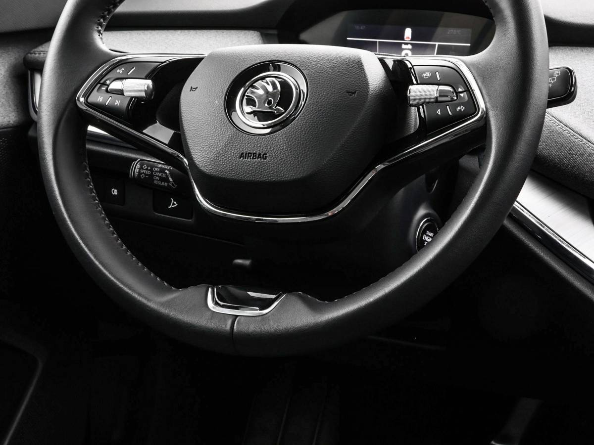 Škoda Enyaq iV Skoda Enyaq 50  150pk · SOH 94,4% · Apple/Android Car Play · Camera · Navigatie · Cruise Control · 19” Inch ·