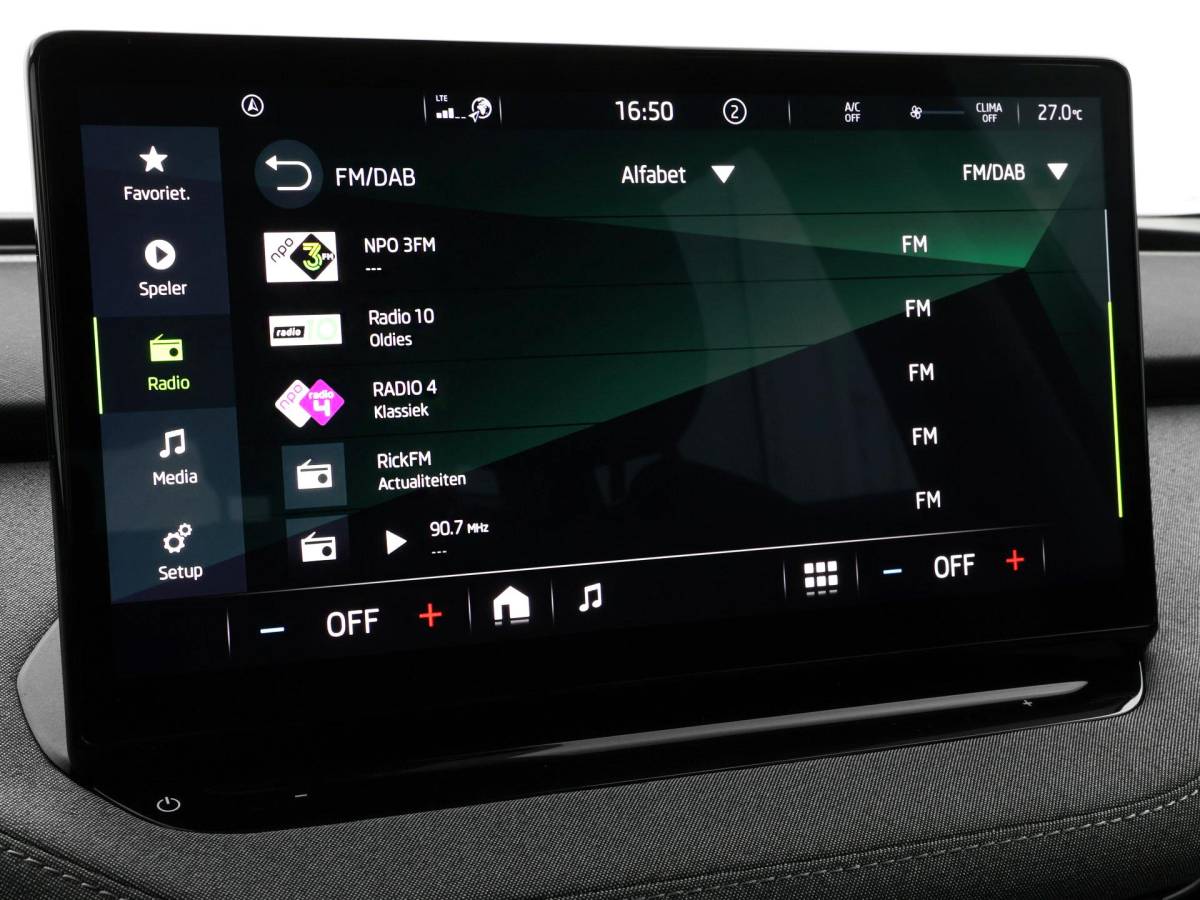 Škoda Enyaq iV Skoda Enyaq 50  150pk · SOH 94,4% · Apple/Android Car Play · Camera · Navigatie · Cruise Control · 19” Inch ·