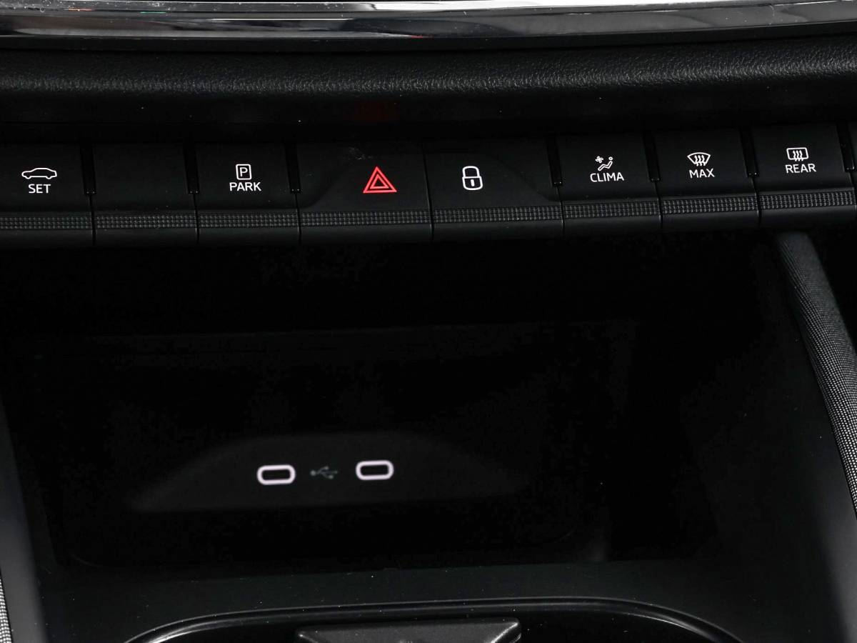 Škoda Enyaq iV Skoda Enyaq 50  150pk · SOH 94,4% · Apple/Android Car Play · Camera · Navigatie · Cruise Control · 19” Inch ·