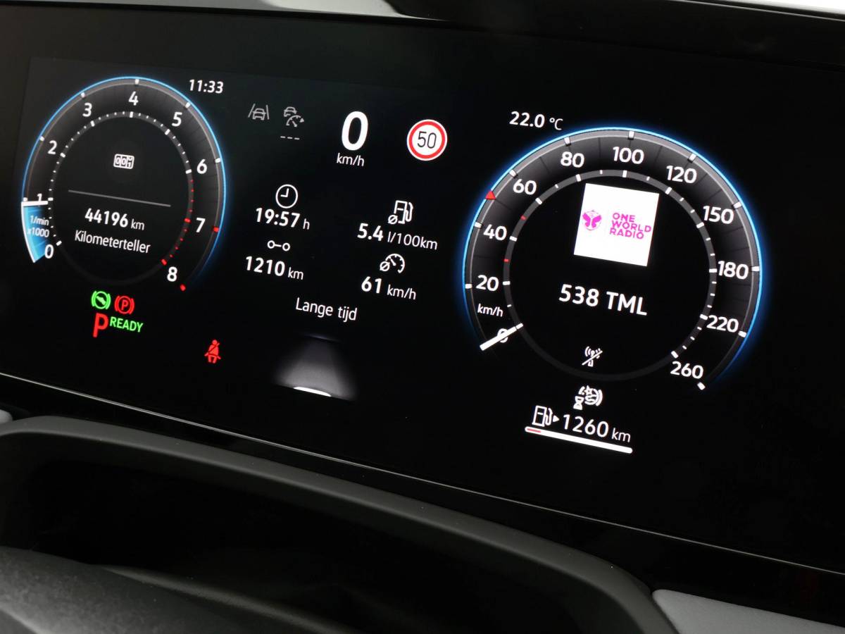 Volkswagen Passat Volkswagen Passat Variant 1.5 eTSI 150pk DSG Business · Camera · Stuur- & Stoelverwarming · Apple/Android Car Play · Massagefunctie Voorstoelen · Garantie t/m 11-06-2028 of 100.000km