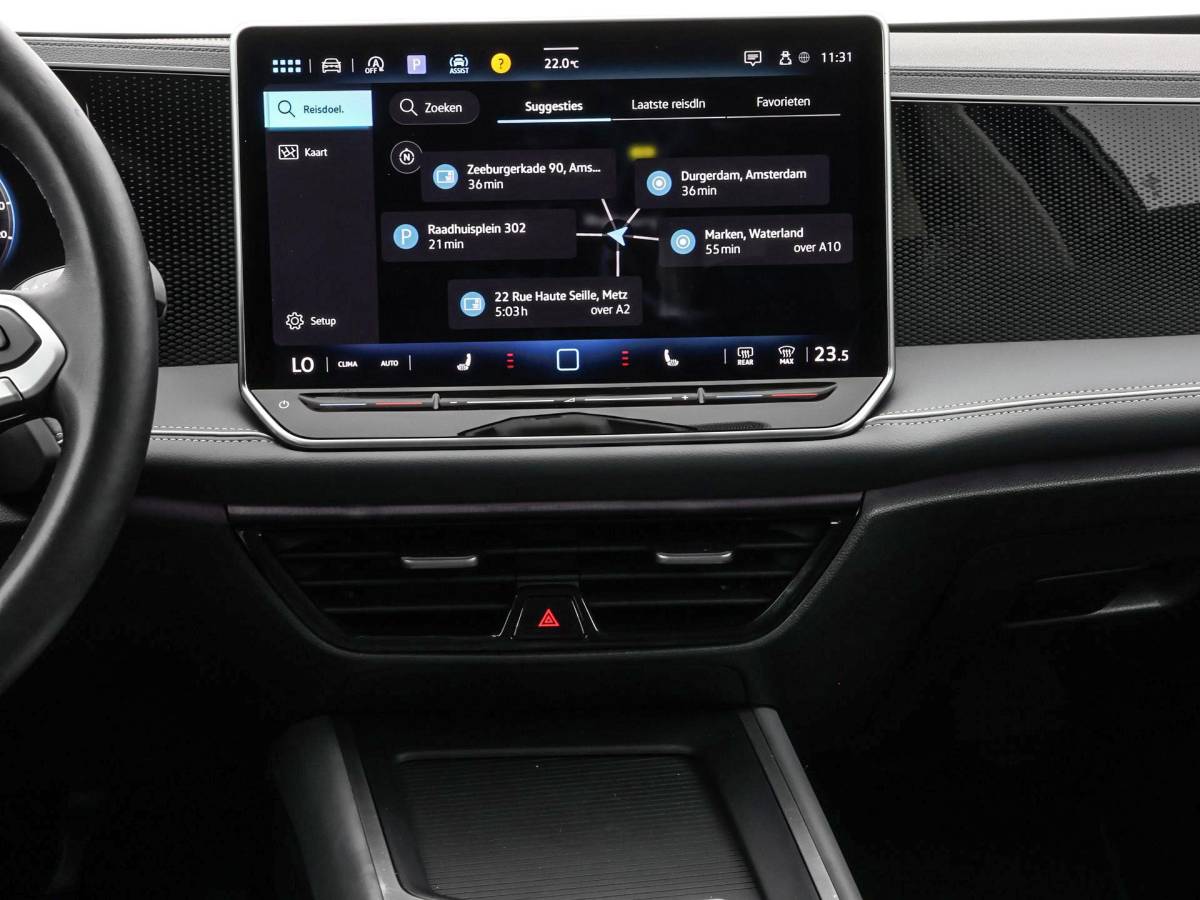 Volkswagen Passat Volkswagen Passat Variant 1.5 eTSI 150pk DSG Business · Camera · Stuur- & Stoelverwarming · Apple/Android Car Play · Massagefunctie Voorstoelen · Garantie t/m 11-06-2028 of 100.000km