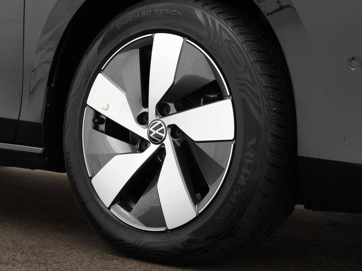 Volkswagen Passat Volkswagen Passat Variant 1.5 eTSI 150pk DSG Business · Camera · Stuur- & Stoelverwarming · Apple/Android Car Play · Massagefunctie Voorstoelen · Garantie t/m 11-06-2028 of 100.000km