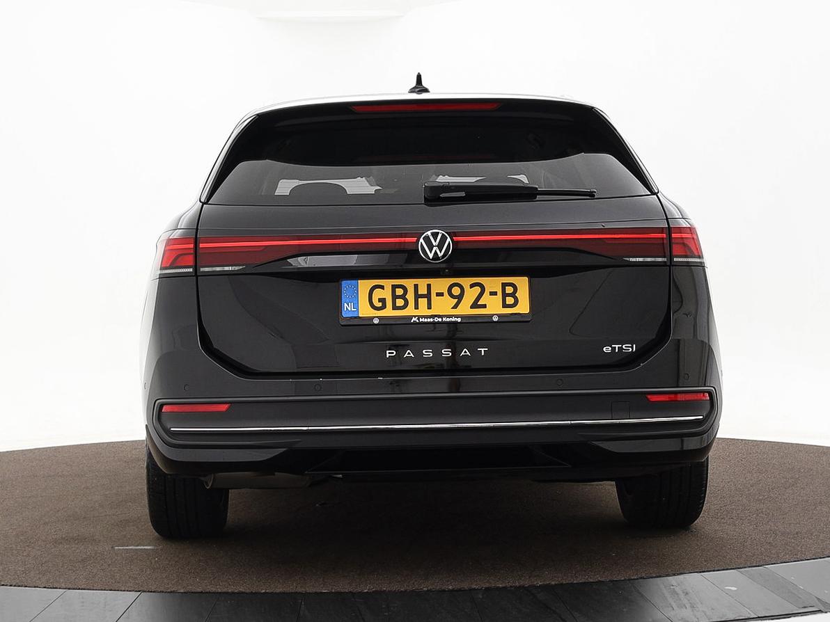 Volkswagen Passat Volkswagen Passat Variant 1.5 eTSI 150pk DSG Business · Camera · Stuur- & Stoelverwarming · Apple/Android Car Play · Massagefunctie Voorstoelen · Garantie t/m 11-06-2028 of 100.000km