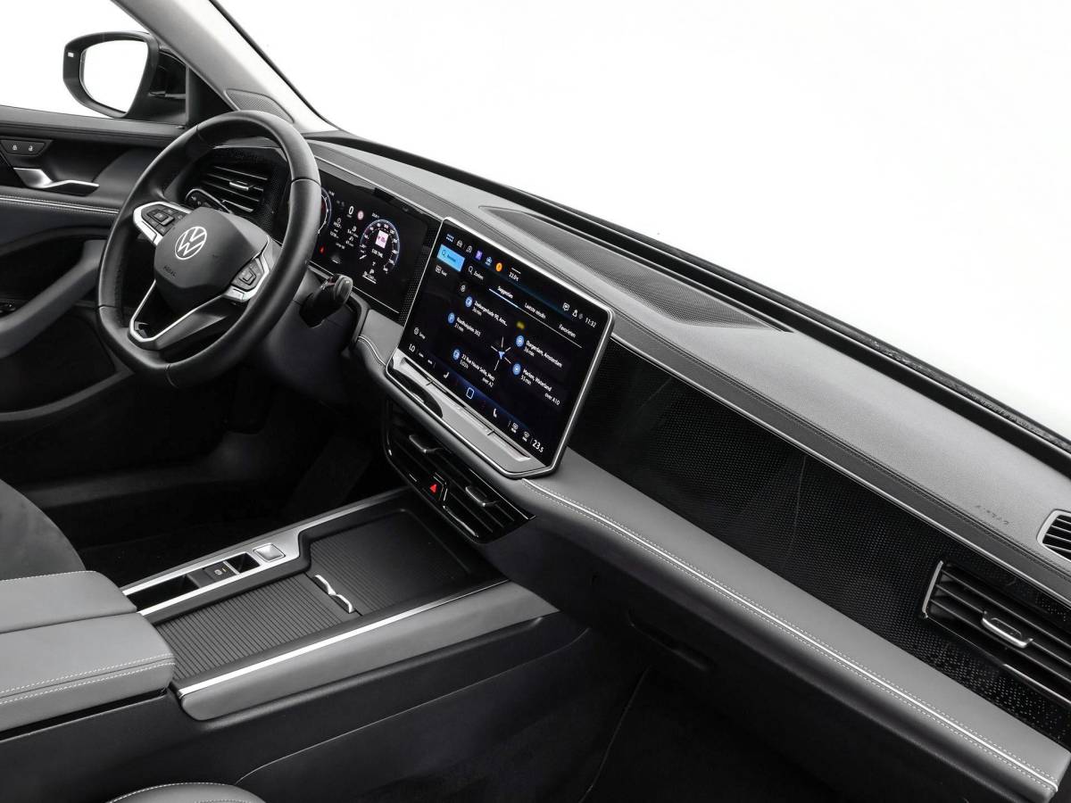 Volkswagen Passat Volkswagen Passat Variant 1.5 eTSI 150pk DSG Business · Camera · Stuur- & Stoelverwarming · Apple/Android Car Play · Massagefunctie Voorstoelen · Garantie t/m 11-06-2028 of 100.000km