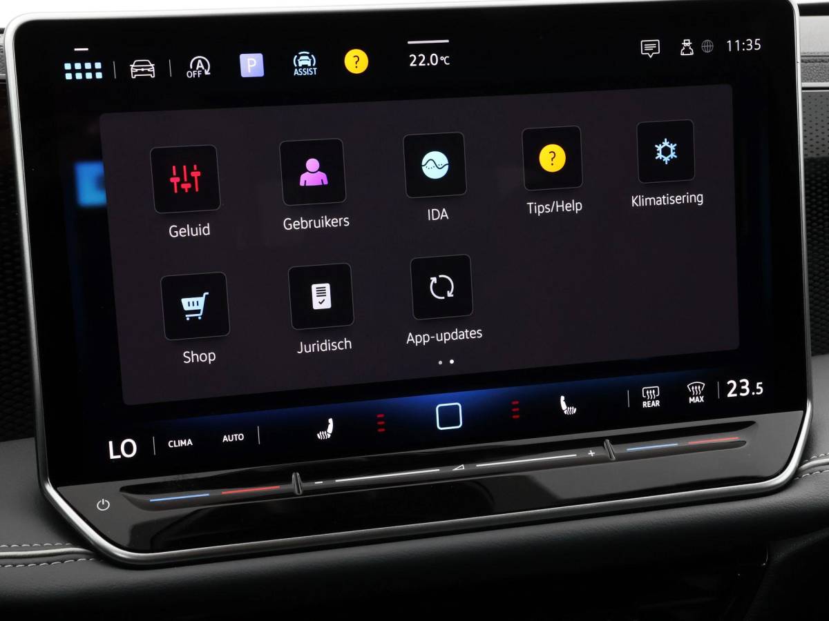Volkswagen Passat Volkswagen Passat Variant 1.5 eTSI 150pk DSG Business · Camera · Stuur- & Stoelverwarming · Apple/Android Car Play · Massagefunctie Voorstoelen · Garantie t/m 11-06-2028 of 100.000km