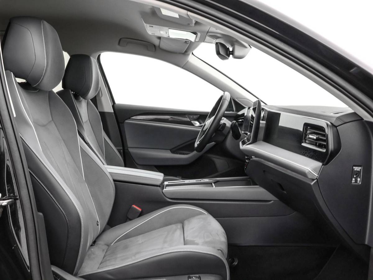 Volkswagen Passat Volkswagen Passat Variant 1.5 eTSI 150pk DSG Business · Camera · Stuur- & Stoelverwarming · Apple/Android Car Play · Massagefunctie Voorstoelen · Garantie t/m 11-06-2028 of 100.000km