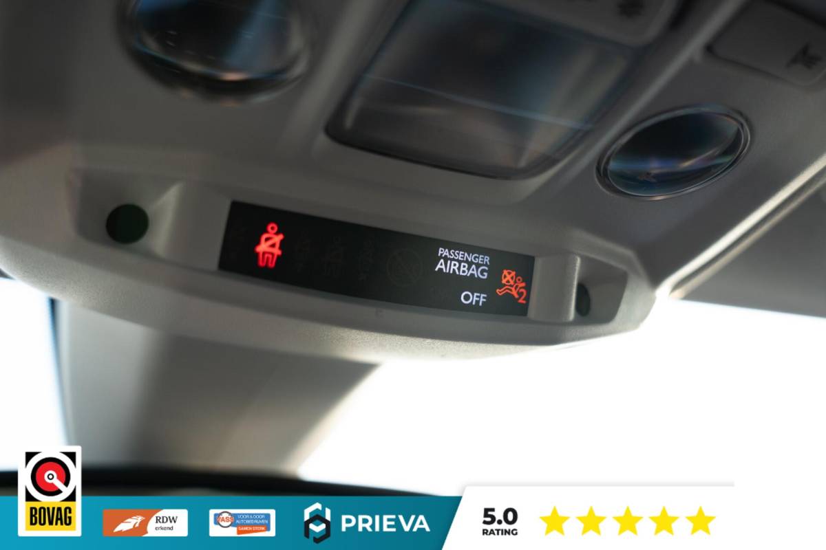 Opel Corsa Opel Corsa 1.2 Sport | Pano | Leder | Stoelverwarming | Navi | LED | 17”