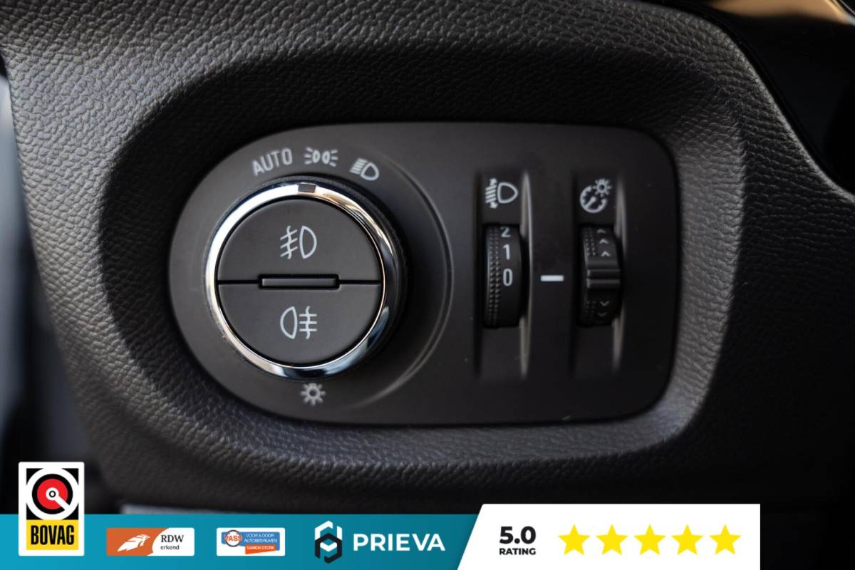 Opel Corsa Opel Corsa 1.2 Sport | Pano | Leder | Stoelverwarming | Navi | LED | 17”