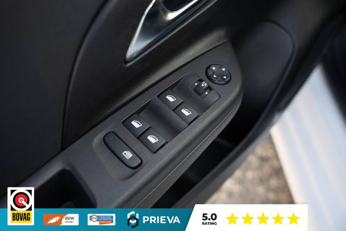 Opel Corsa Opel Corsa 1.2 Sport | Pano | Leder | Stoelverwarming | Navi | LED | 17”