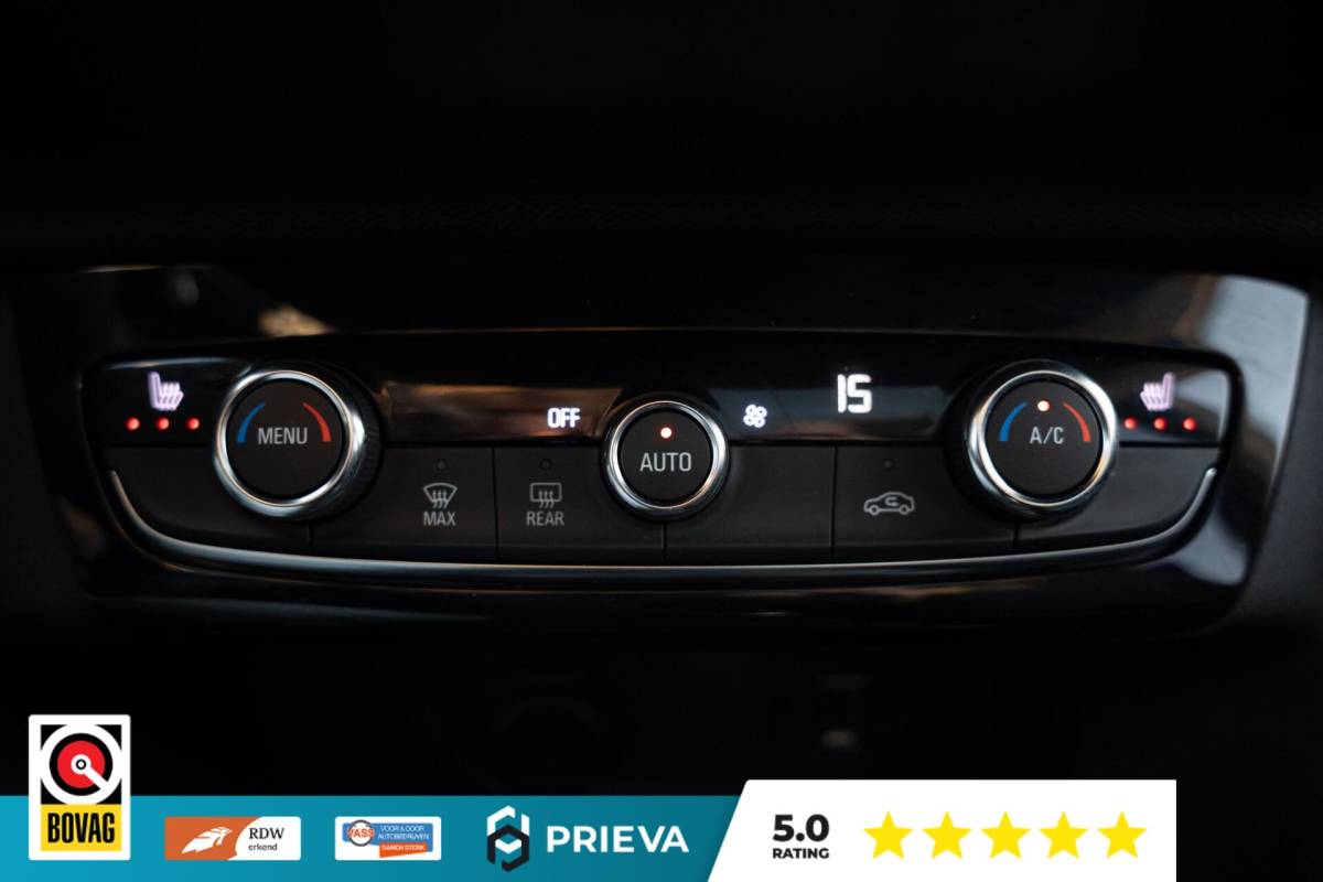 Opel Corsa Opel Corsa 1.2 Sport | Pano | Leder | Stoelverwarming | Navi | LED | 17”