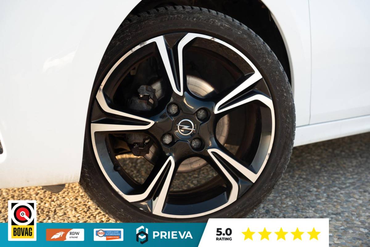 Opel Corsa Opel Corsa 1.2 Sport | Pano | Leder | Stoelverwarming | Navi | LED | 17”