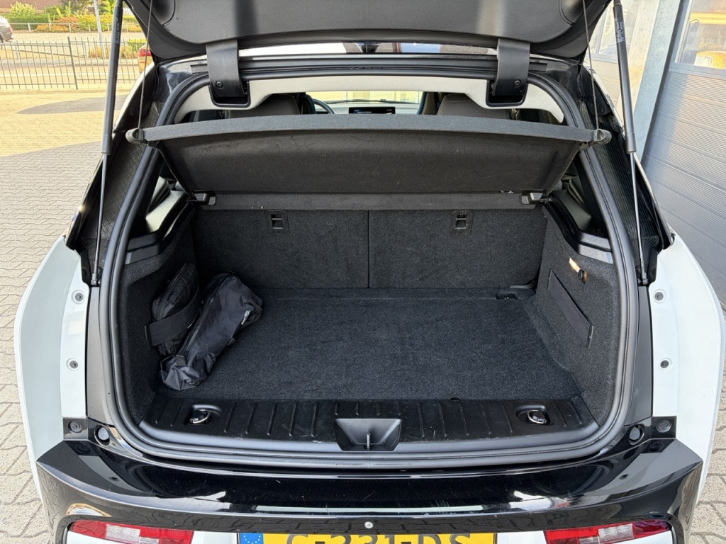 BMW i3 BMW i3 170pk (120 Ah) 42kWh Aut Executive Edition / SOH 95%