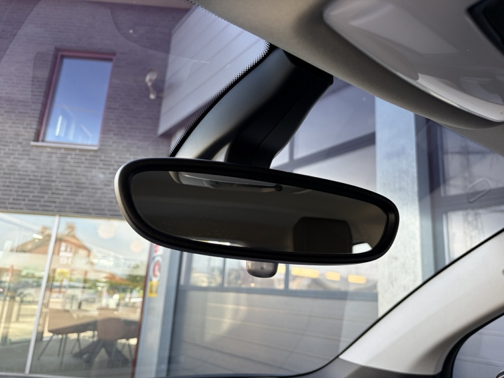 BMW i3 BMW i3 170pk (120 Ah) 42kWh Aut Executive Edition / SOH 95%