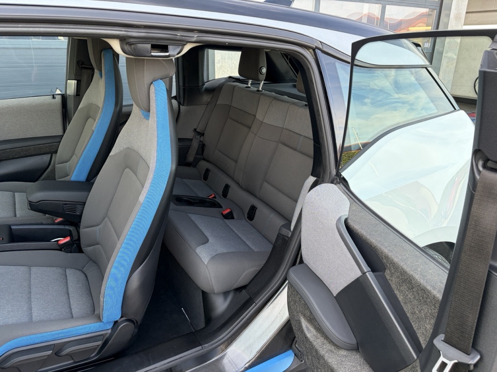 BMW i3 BMW i3 170pk (120 Ah) 42kWh Aut Executive Edition / SOH 95%