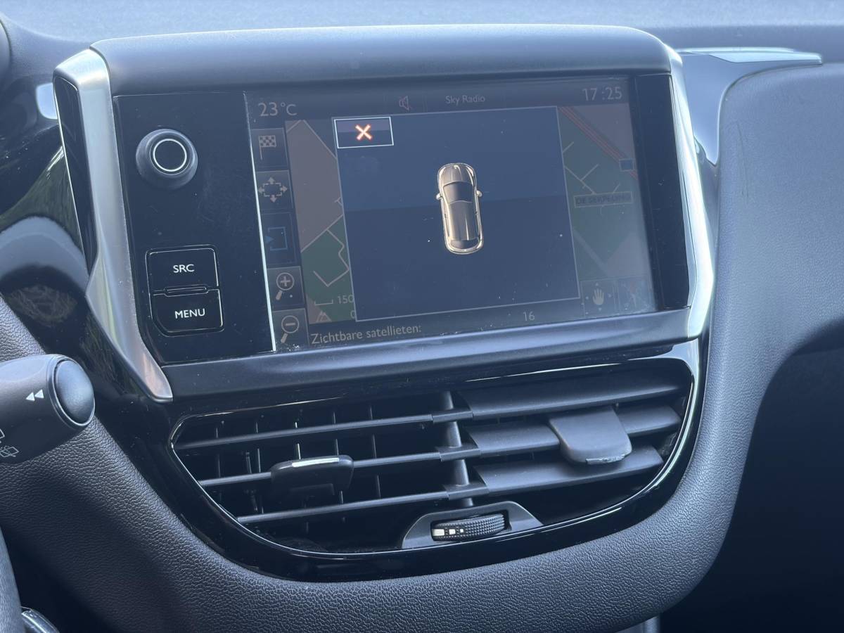 Peugeot 208 Peugeot 208 1.2 PureTech Blue Lion ✓1e Eigenaar✓Navi✓Trekhaak✓Carplay✓Airco✓Cruise✓Pdc✓5 Deurs✓N.A.P✓Apk tot 09-2027