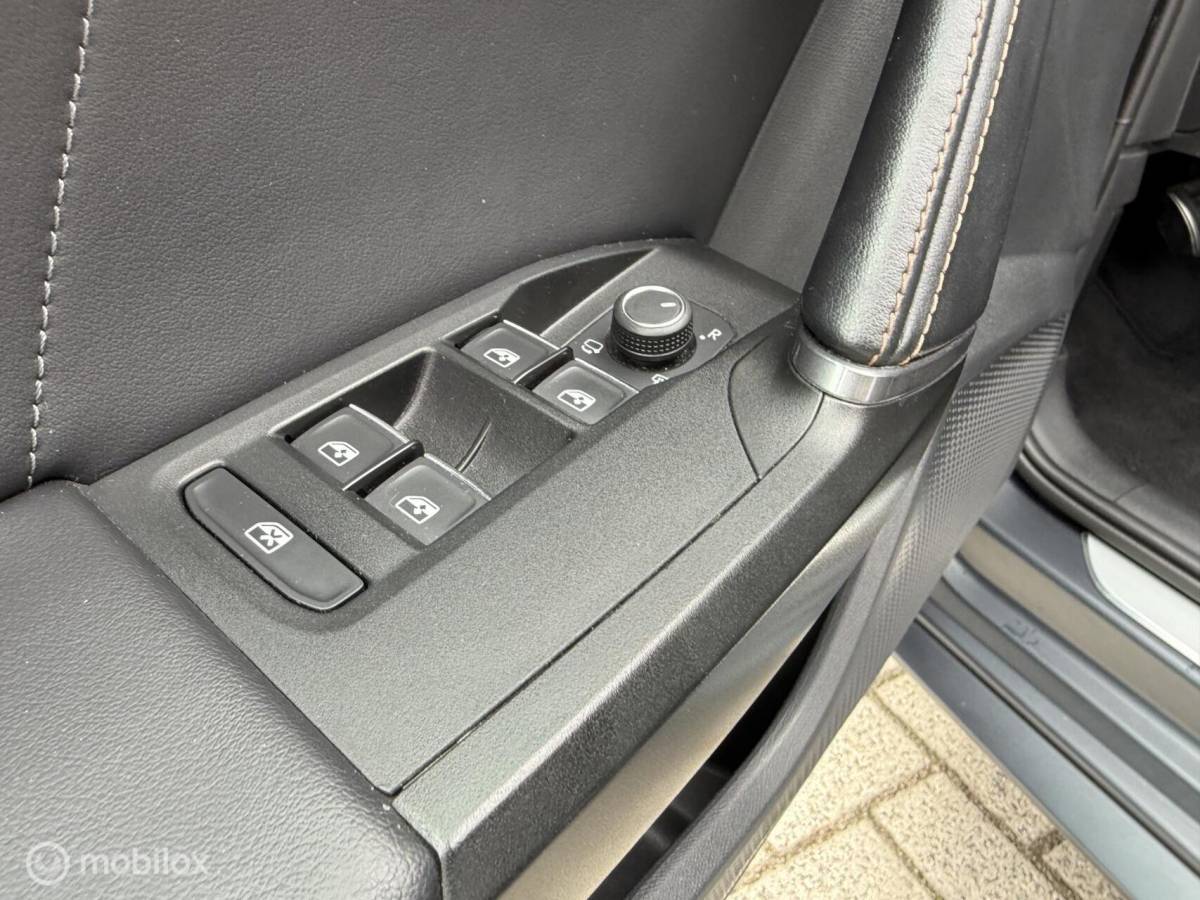 CUPRA Leon Sportstourer CUPRA Leon Sportstourer 1.4 e-Hybrid 245PK VZ Pano.dak/Elektr.pakket