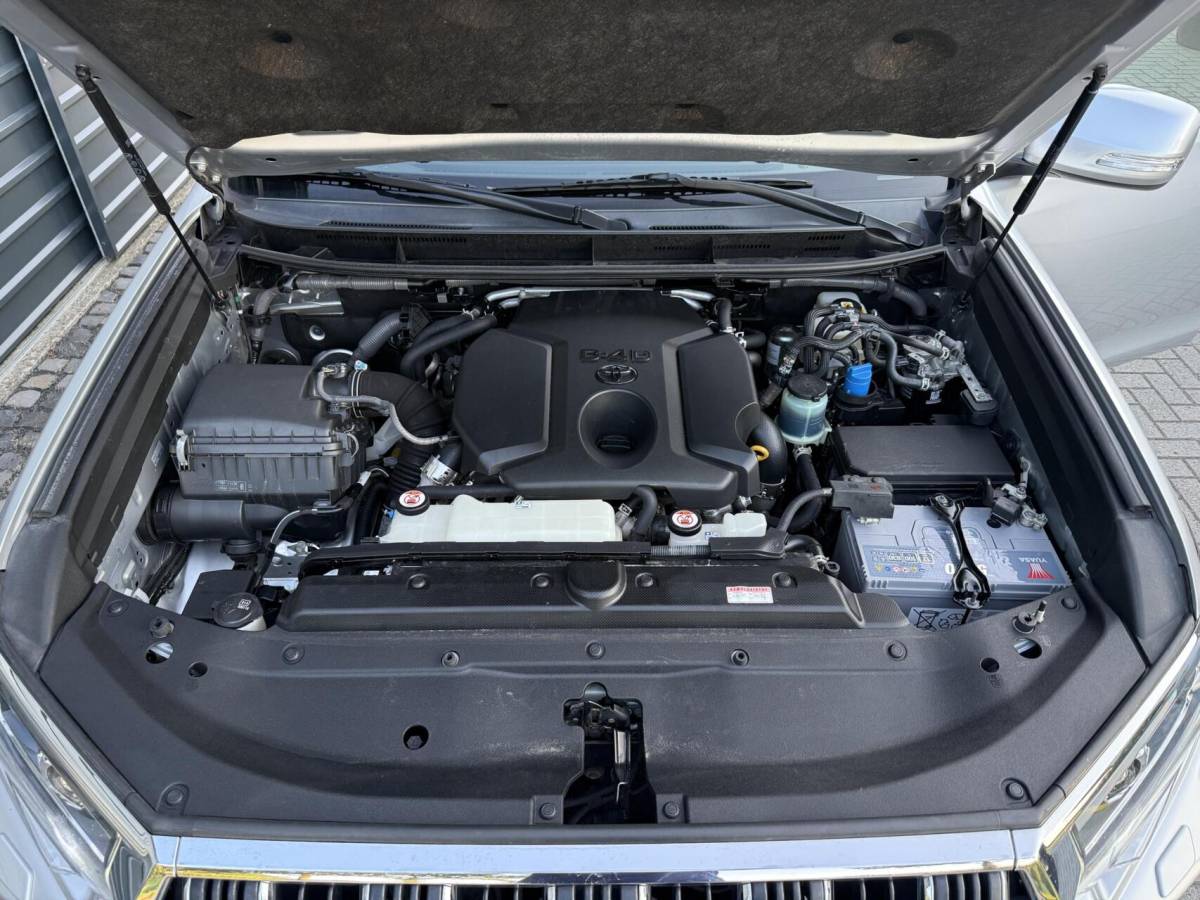 Toyota Land Cruiser Toyota Land Cruiser 2.8 D-4D-F Challenger A/T Van Trekhaak