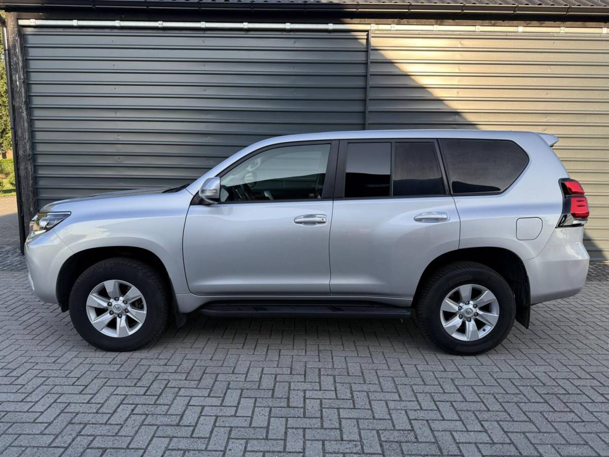 Toyota Land Cruiser Toyota Land Cruiser 2.8 D-4D-F Challenger A/T Van Trekhaak