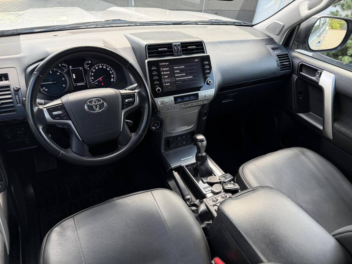 Toyota Land Cruiser Toyota Land Cruiser 2.8 D-4D-F Challenger A/T Van Trekhaak