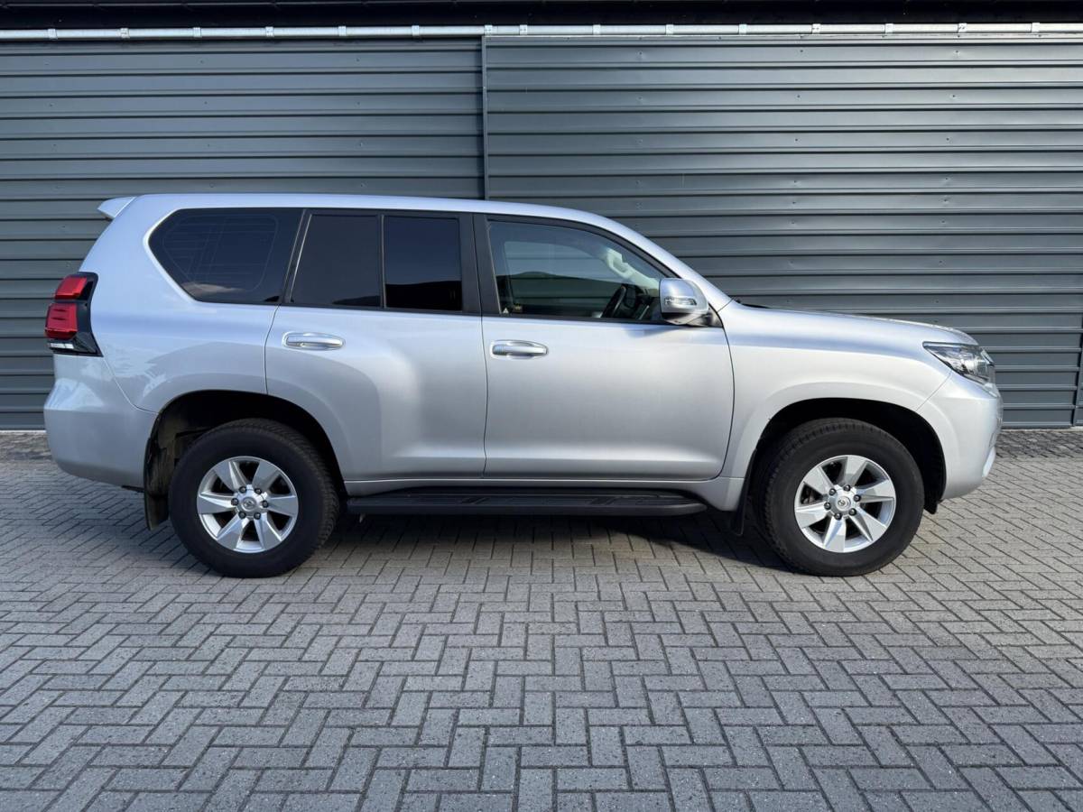 Toyota Land Cruiser Toyota Land Cruiser 2.8 D-4D-F Challenger A/T Van Trekhaak