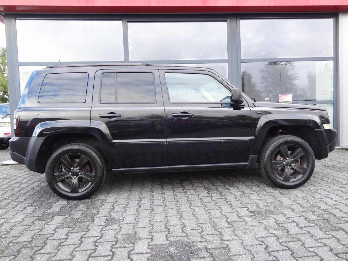 Jeep Patriot Jeep Patriot 2.4 Limited Liberty | NL-AUTO | CRUISE | 4×4 | AIRCO | STOELVERW. |