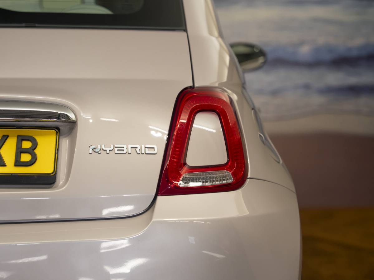 Fiat 500 Fiat 500 1.0 Hybrid Launch Edition, NAV, powder pink, incl garantie