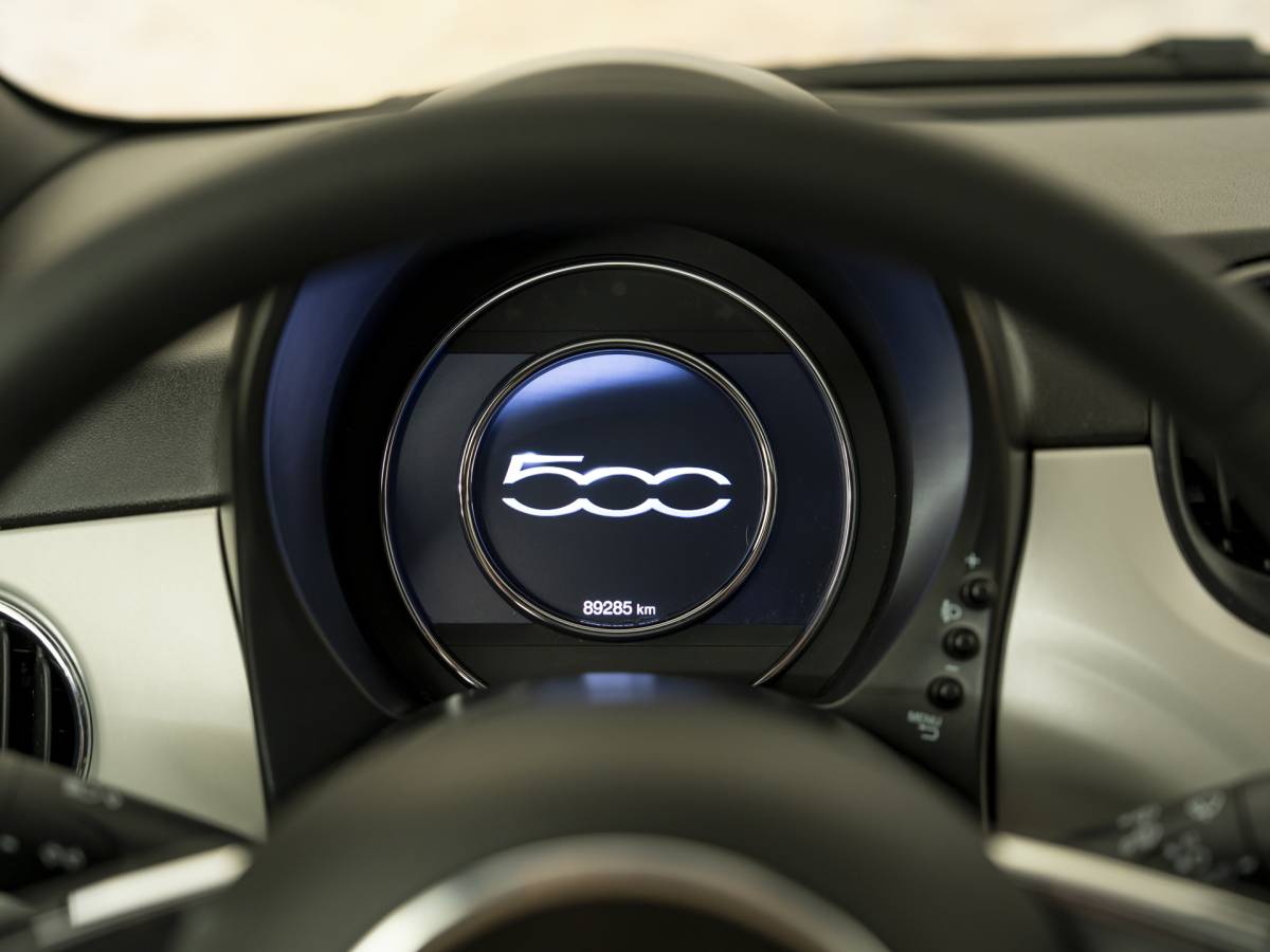 Fiat 500 Fiat 500 1.0 Hybrid Launch Edition, NAV, powder pink, incl garantie