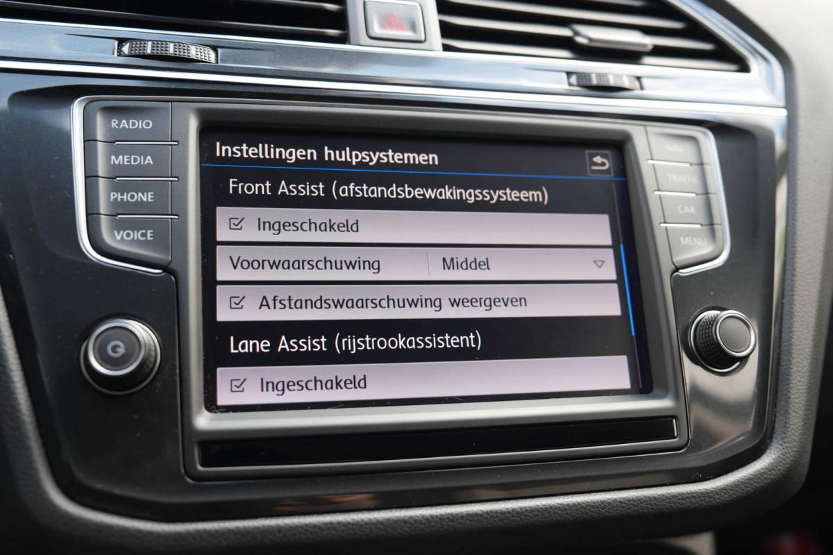 Volkswagen Tiguan Volkswagen Tiguan 1.4 TSI ACT Highline | Keyles | Navigatie | ACC | Bluetooth
