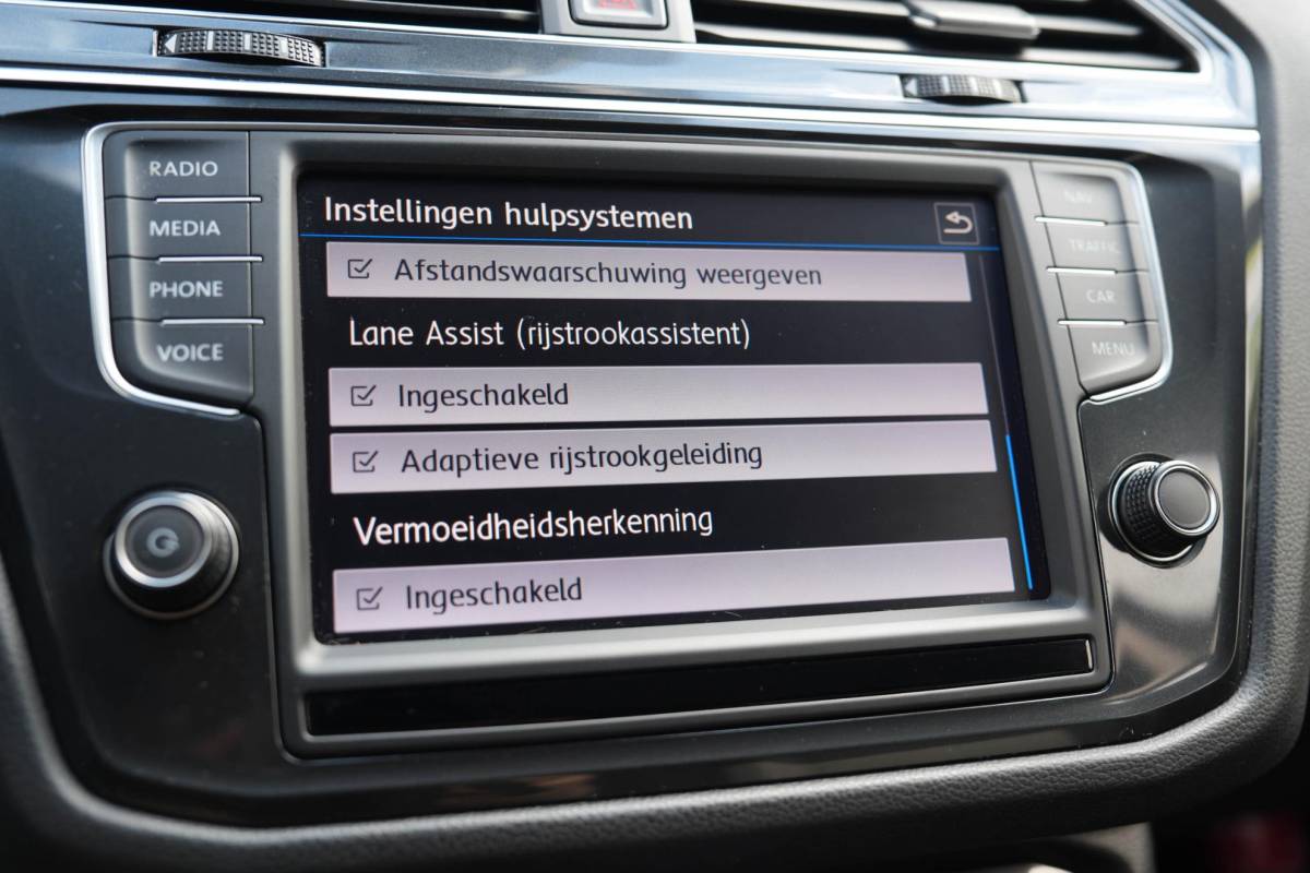 Volkswagen Tiguan Volkswagen Tiguan 1.4 TSI ACT Highline | Keyles | Navigatie | ACC | Bluetooth