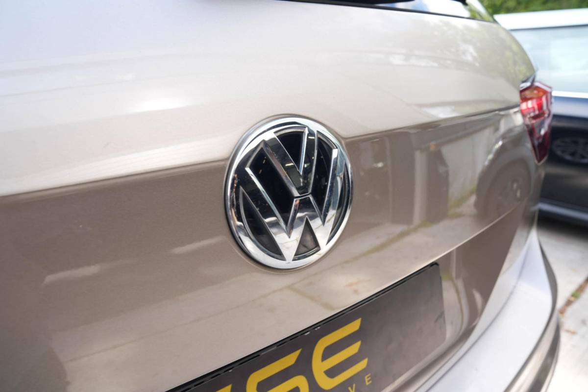 Volkswagen Tiguan Volkswagen Tiguan 1.4 TSI ACT Highline | Keyles | Navigatie | ACC | Bluetooth