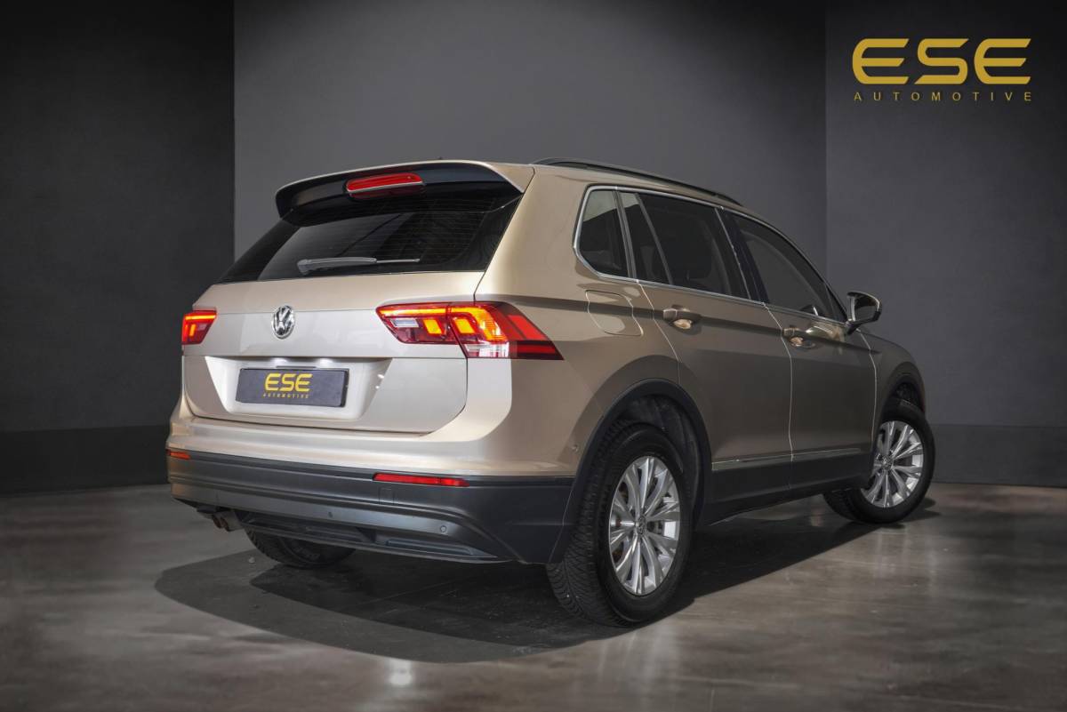 Volkswagen Tiguan Volkswagen Tiguan 1.4 TSI ACT Highline | Keyles | Navigatie | ACC | Bluetooth