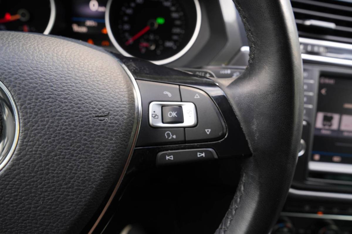 Volkswagen Tiguan Volkswagen Tiguan 1.4 TSI ACT Highline | Keyles | Navigatie | ACC | Bluetooth