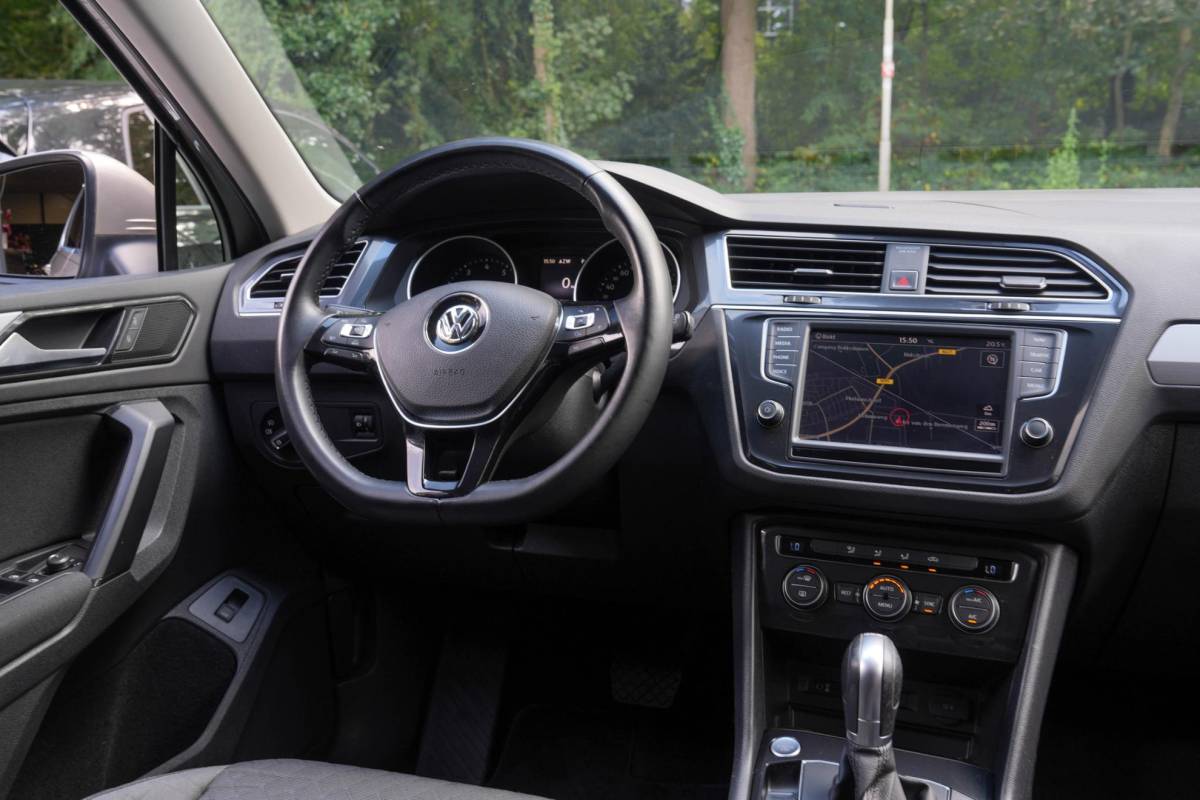 Volkswagen Tiguan Volkswagen Tiguan 1.4 TSI ACT Highline | Keyles | Navigatie | ACC | Bluetooth