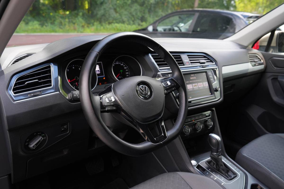 Volkswagen Tiguan Volkswagen Tiguan 1.4 TSI ACT Highline | Keyles | Navigatie | ACC | Bluetooth
