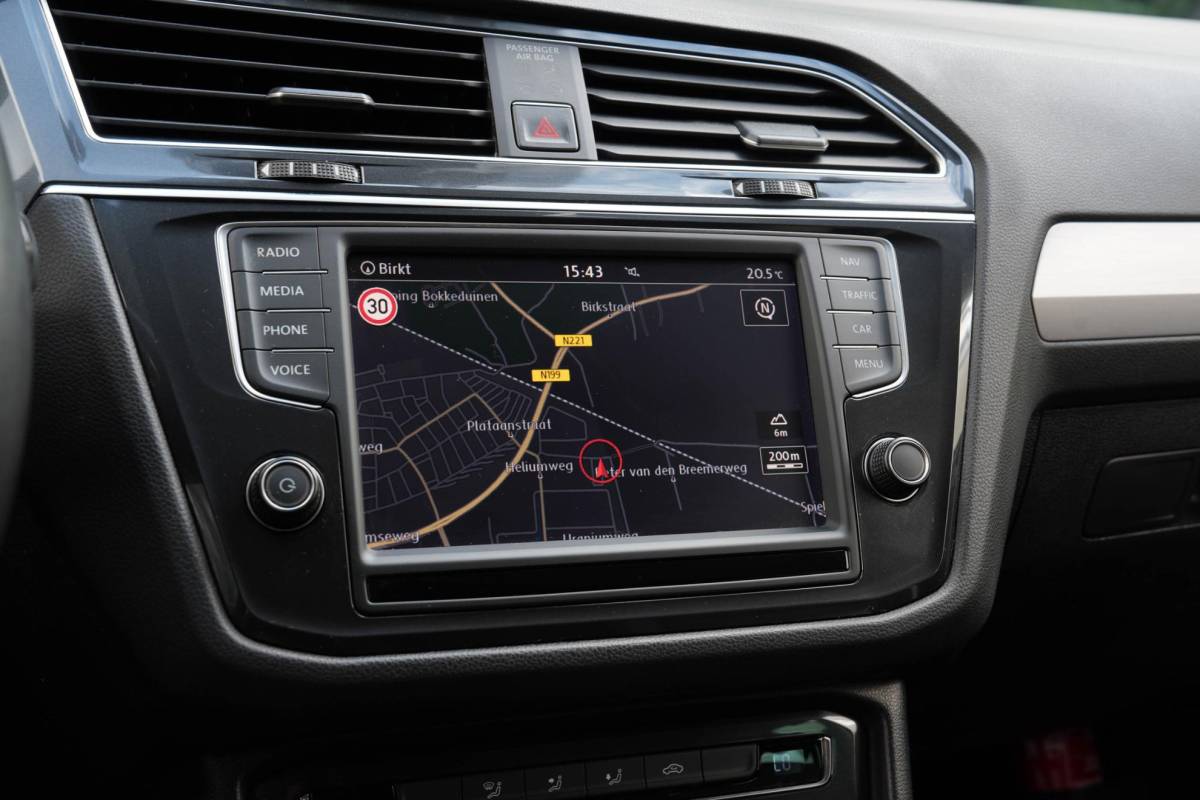 Volkswagen Tiguan Volkswagen Tiguan 1.4 TSI ACT Highline | Keyles | Navigatie | ACC | Bluetooth
