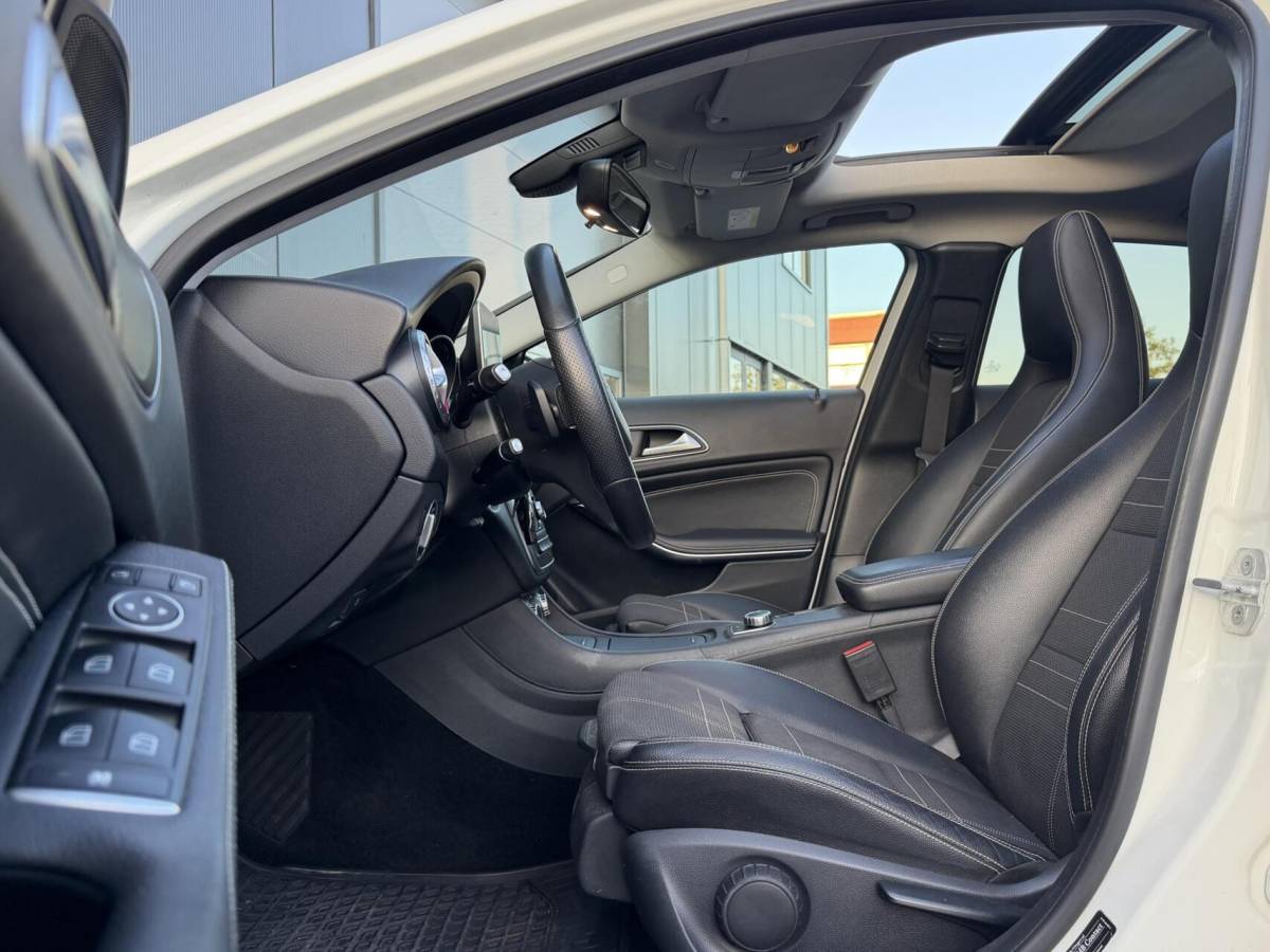 Mercedes-Benz GLA Mercedes GLA-klasse 180|carplay|pano|trekhaak