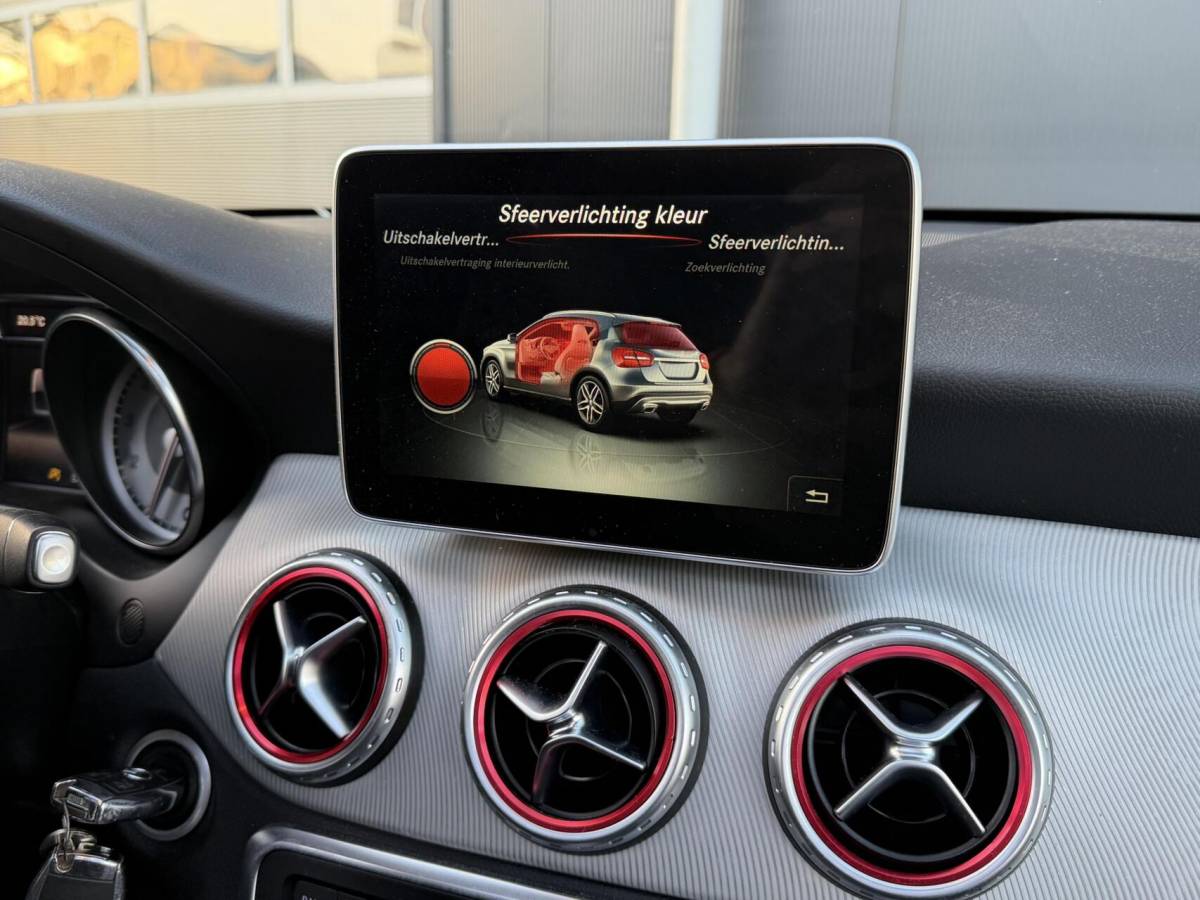 Mercedes-Benz GLA Mercedes GLA-klasse 180|carplay|pano|trekhaak