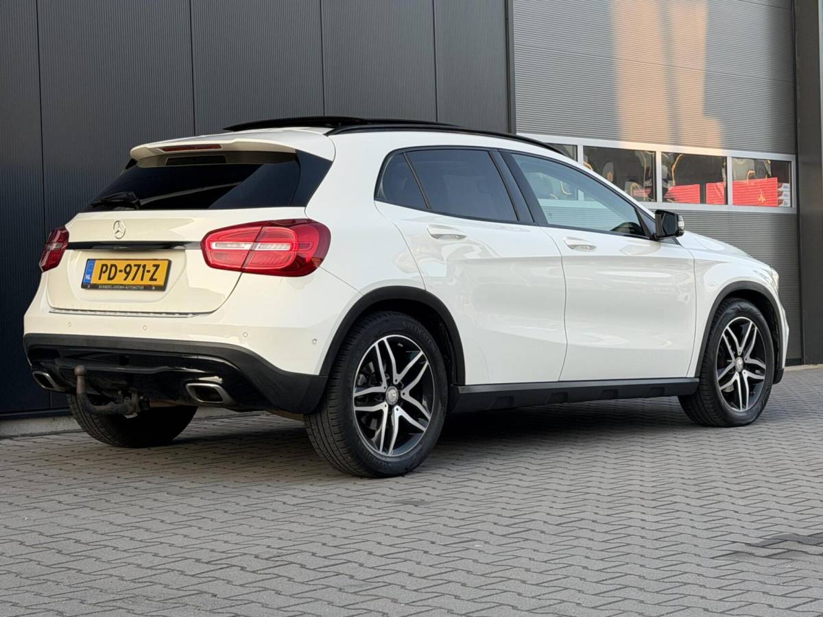 Mercedes-Benz GLA Mercedes GLA-klasse 180|carplay|pano|trekhaak