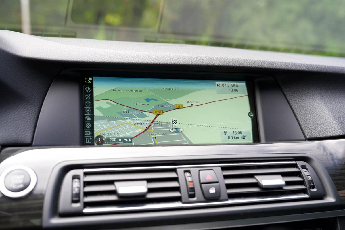 BMW 5 Serie BMW 5-serie Touring 530i M-Sport | Panorama | Cruise | Navigatie | Leder