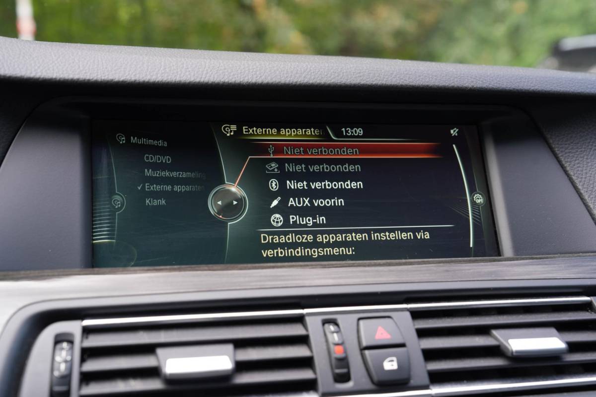 BMW 5 Serie BMW 5-serie Touring 530i M-Sport | Panorama | Cruise | Navigatie | Leder
