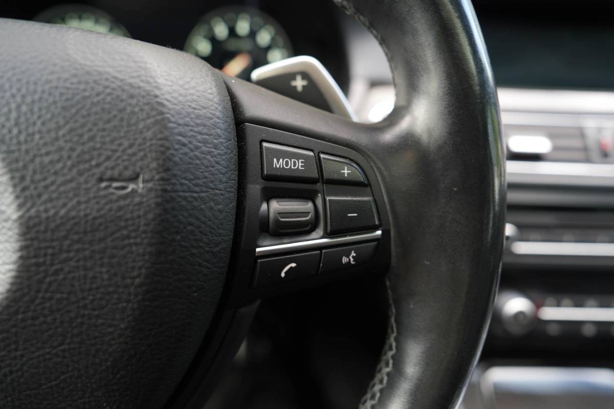 BMW 5 Serie BMW 5-serie Touring 530i M-Sport | Panorama | Cruise | Navigatie | Leder