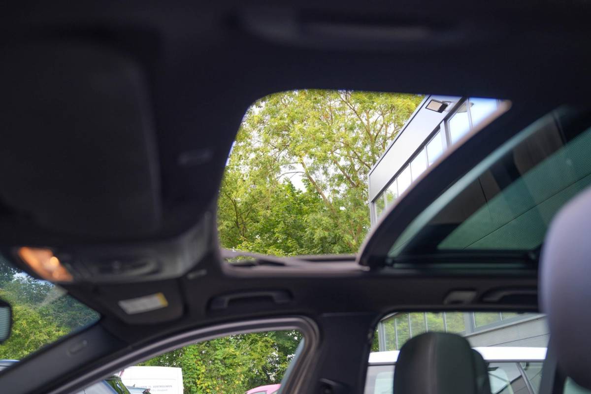 BMW 5 Serie BMW 5-serie Touring 530i M-Sport | Panorama | Cruise | Navigatie | Leder
