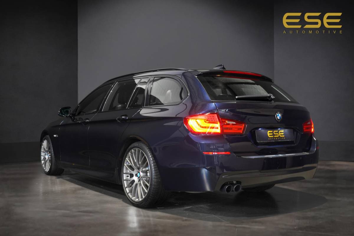 BMW 5 Serie BMW 5-serie Touring 530i M-Sport | Panorama | Cruise | Navigatie | Leder