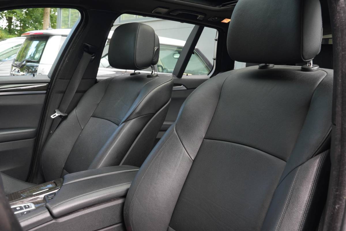 BMW 5 Serie BMW 5-serie Touring 530i M-Sport | Panorama | Cruise | Navigatie | Leder