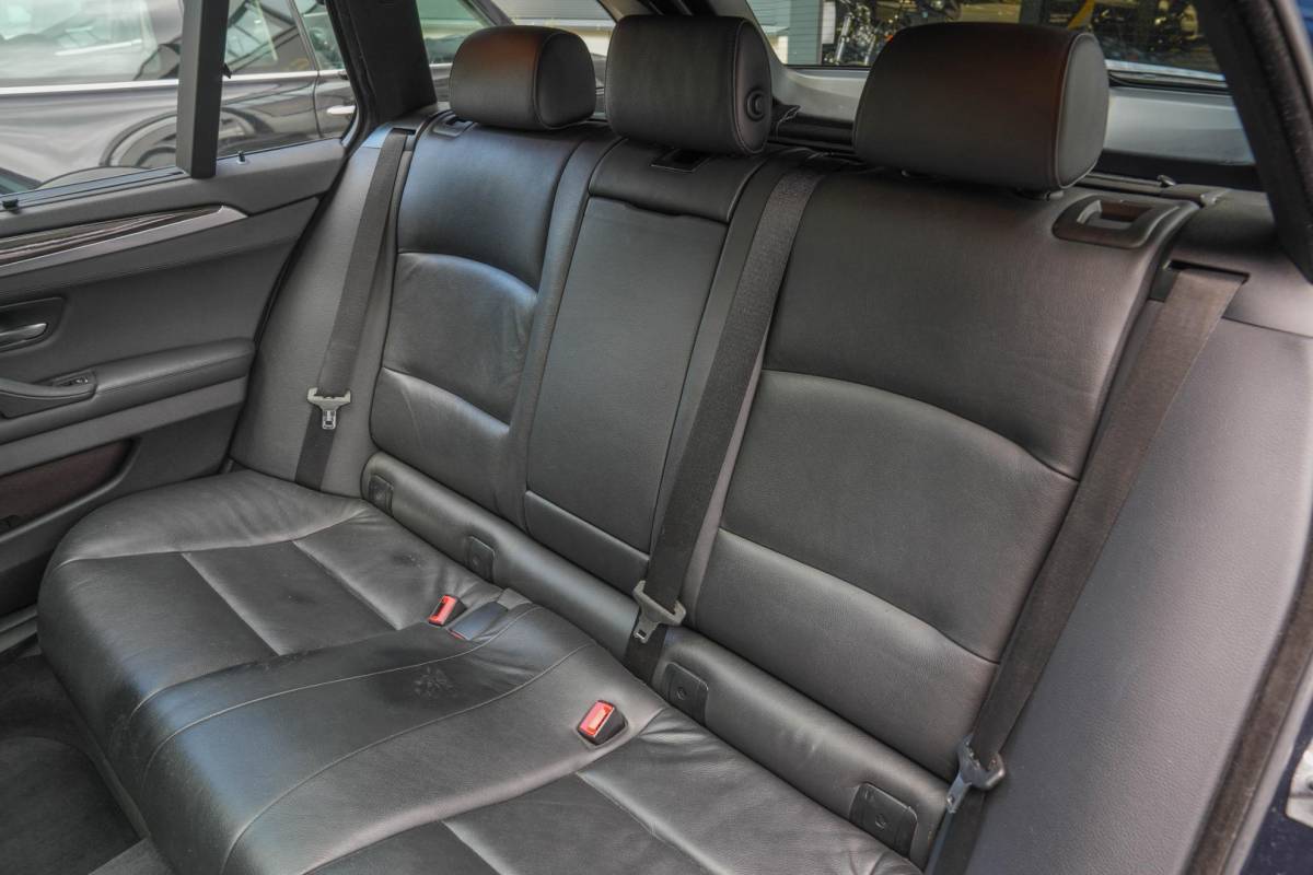 BMW 5 Serie BMW 5-serie Touring 530i M-Sport | Panorama | Cruise | Navigatie | Leder