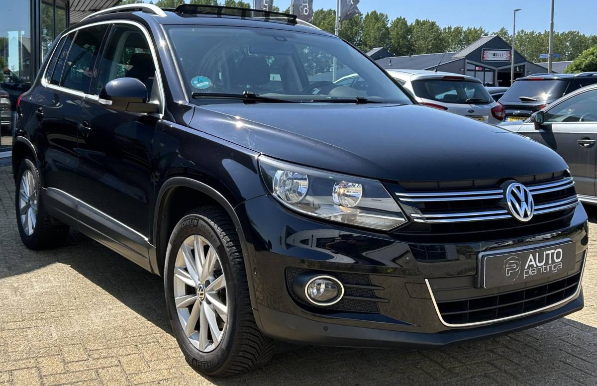 Volkswagen Tiguan Volkswagen Tiguan 1.4 TSI Sport&Style 160PK | NL AUTO | PANO | TREKHAAK | Achteruitrijcamera | Parkeersensoren | Climate Control | Cruise Control |