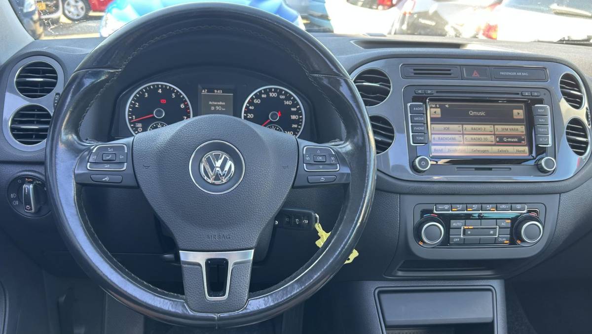 Volkswagen Tiguan Volkswagen Tiguan 1.4 TSI Sport&Style 160PK | NL AUTO | PANO | TREKHAAK | Achteruitrijcamera | Parkeersensoren | Climate Control | Cruise Control |