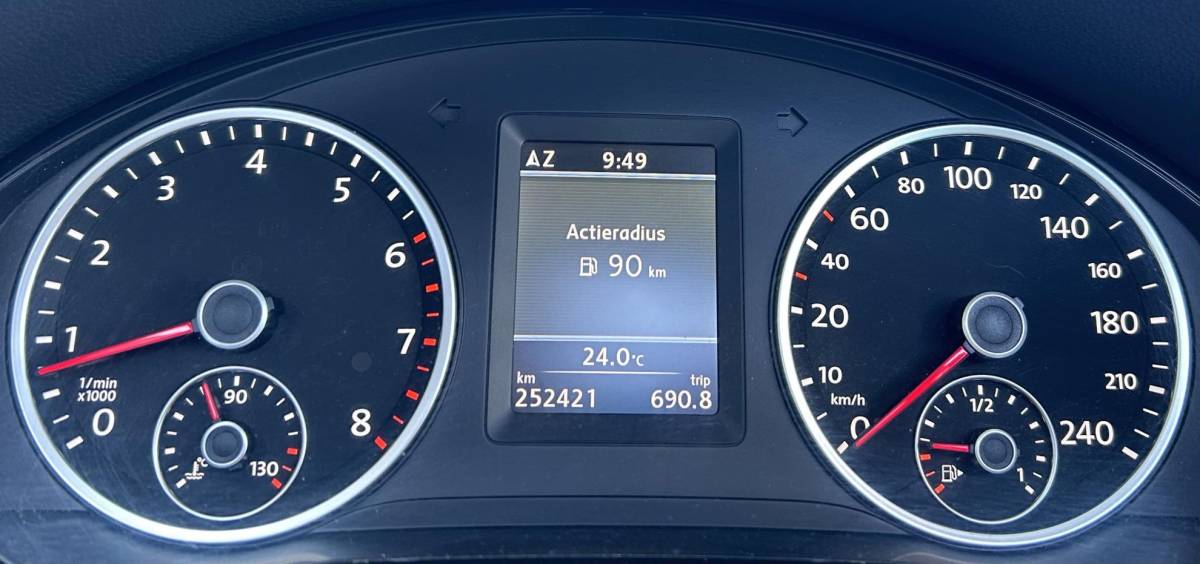 Volkswagen Tiguan Volkswagen Tiguan 1.4 TSI Sport&Style 160PK | NL AUTO | PANO | TREKHAAK | Achteruitrijcamera | Parkeersensoren | Climate Control | Cruise Control |
