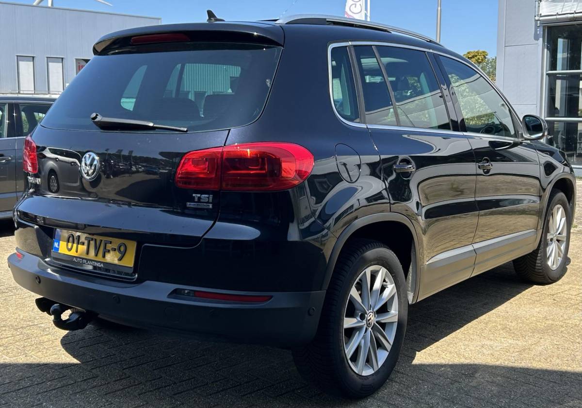 Volkswagen Tiguan Volkswagen Tiguan 1.4 TSI Sport&Style 160PK | NL AUTO | PANO | TREKHAAK | Achteruitrijcamera | Parkeersensoren | Climate Control | Cruise Control |